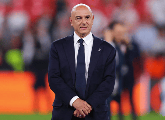 刚夺欧联却遭解雇？热刺换帅引爆争议，列维强硬回应质疑